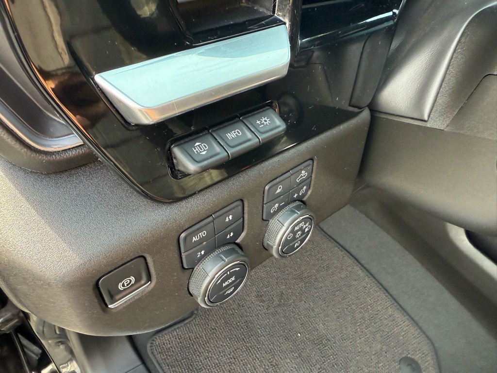 Used 2024 Chevrolet Silverado 1500 High Country w/ Midnight Edition image 21
