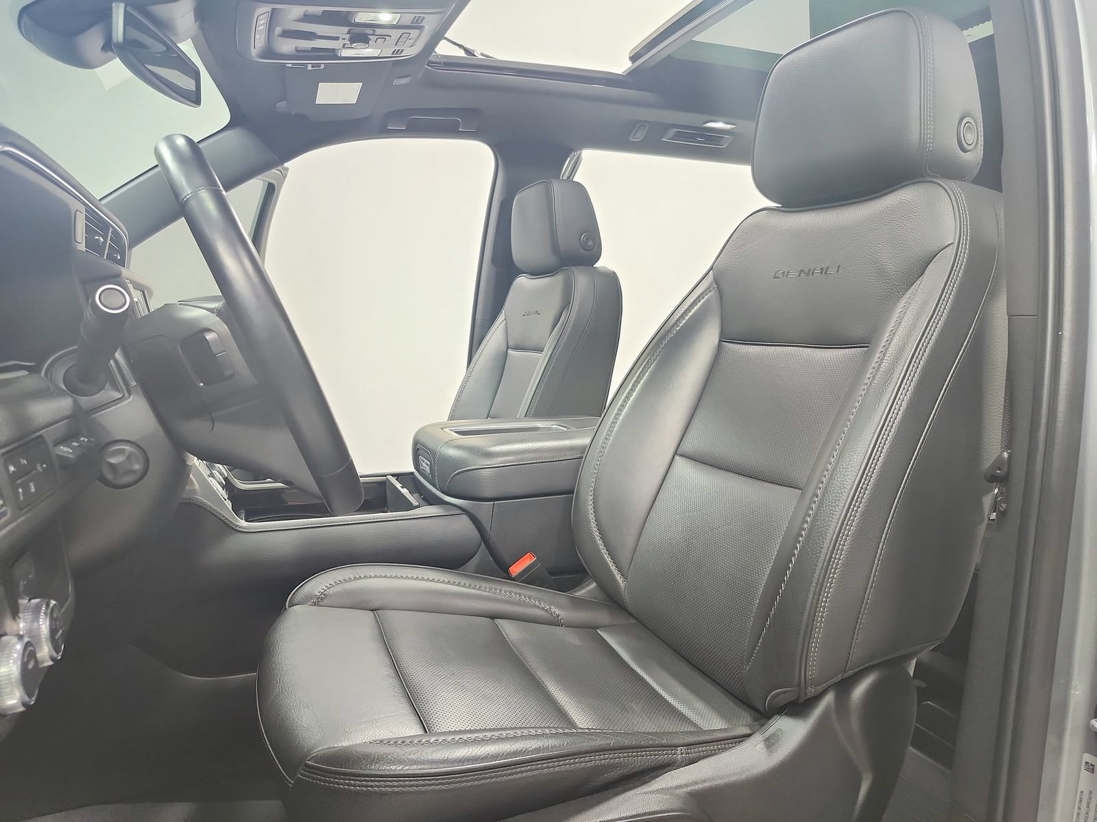 Used 2023 GMC Yukon XL Denali RWD image 19