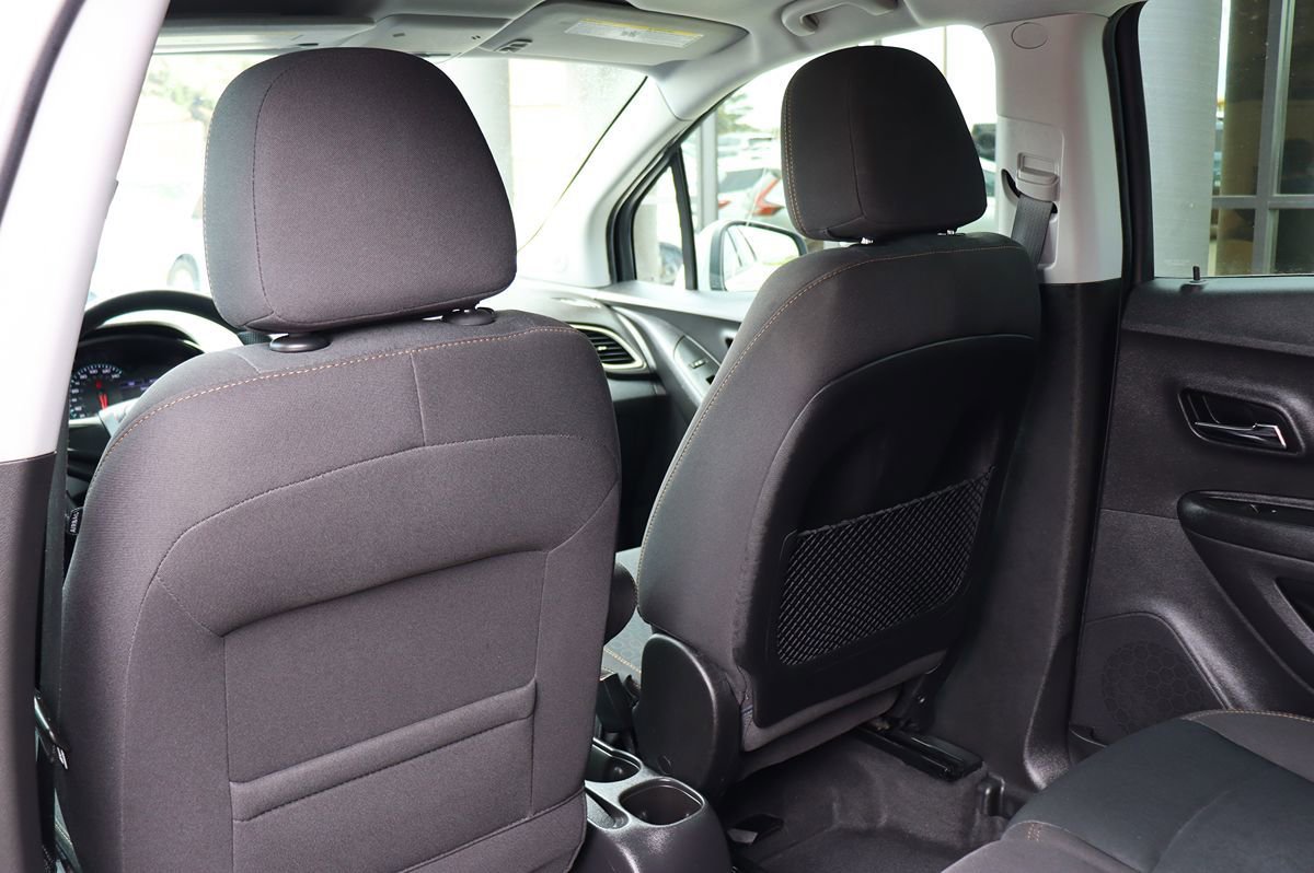 Used 2020 Chevrolet Trax LS FWD image 31