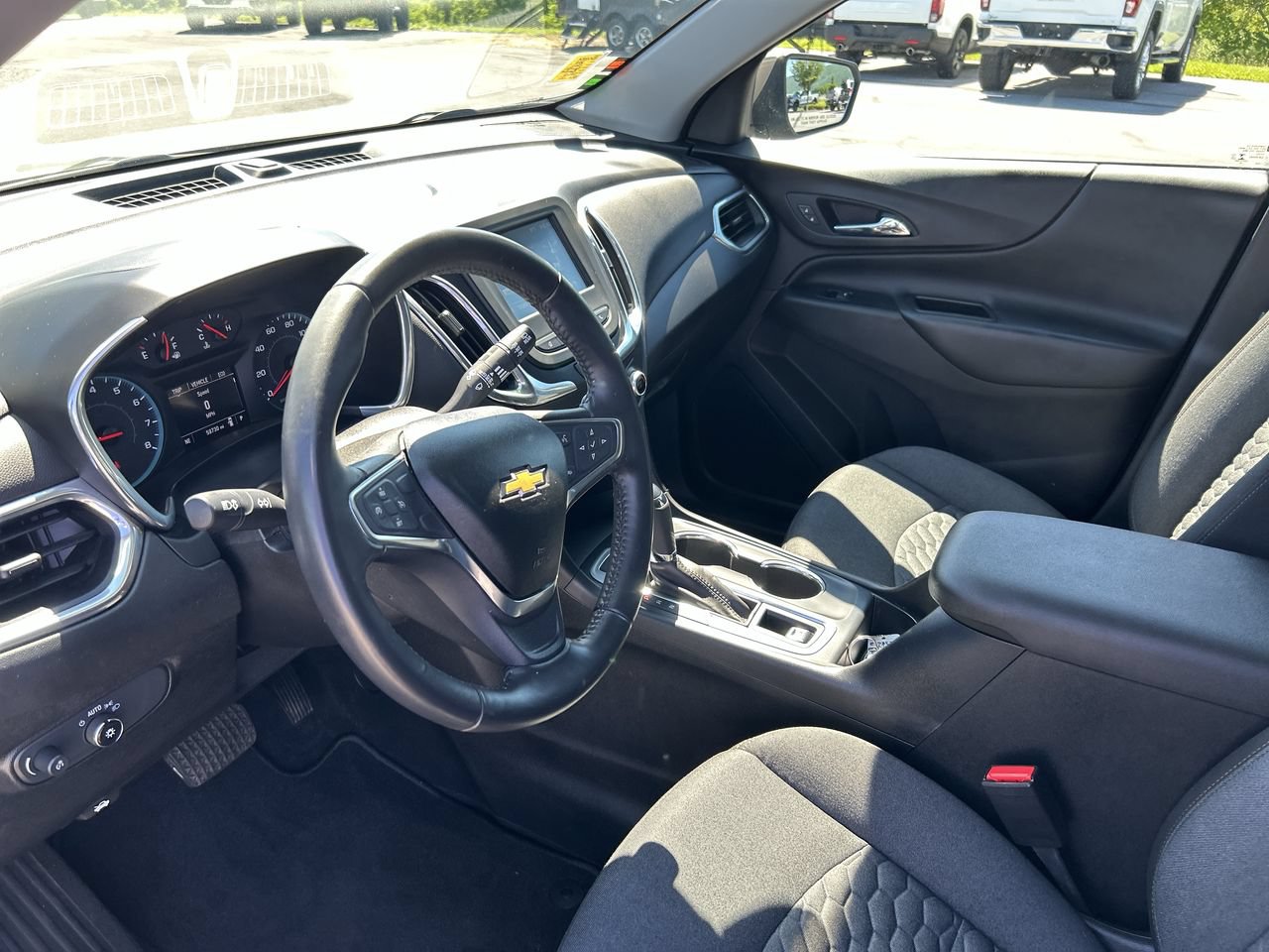 Used 2018 Chevrolet Equinox LT AWD/4WD image 25