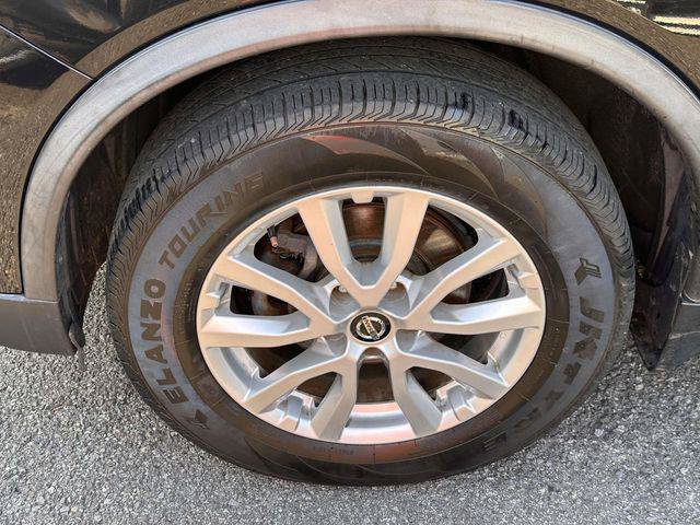 Used 2018 Nissan Rogue SV AWD/4WD image 10
