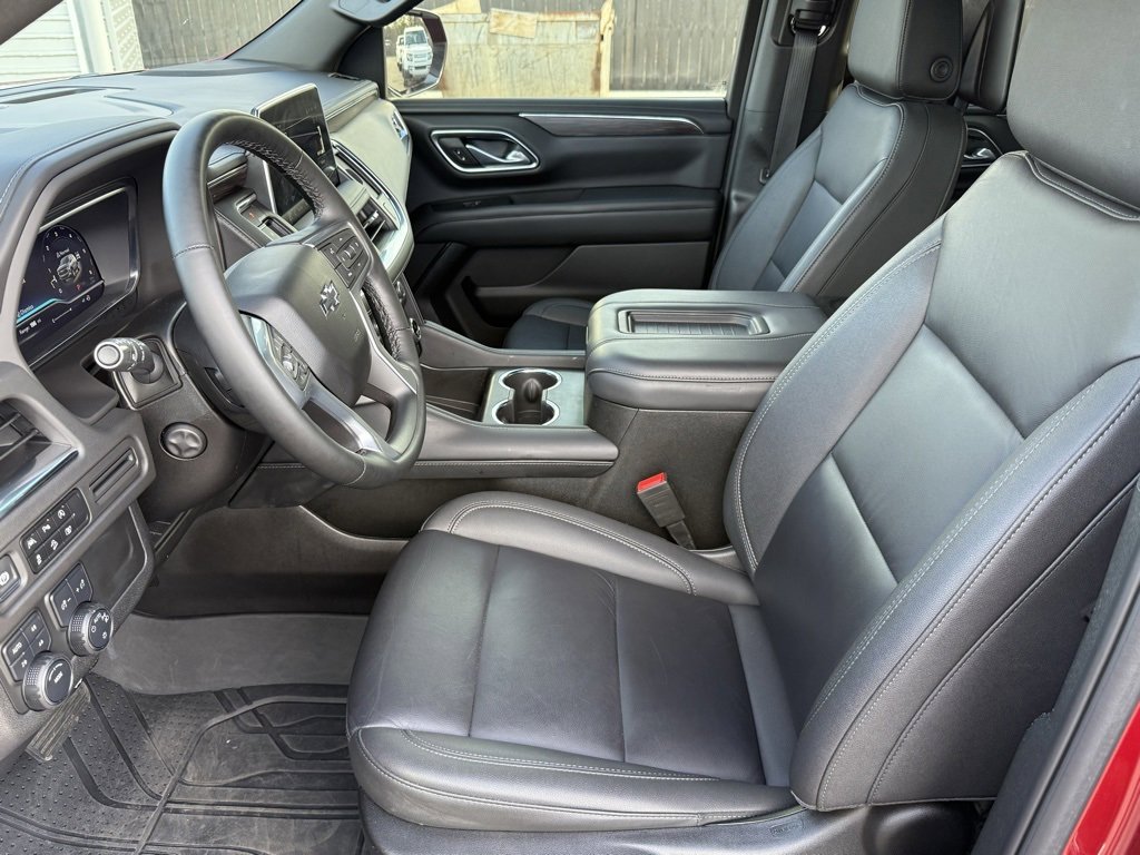 Used 2024 Chevrolet Suburban Z71 w/ Luxury Package image 16