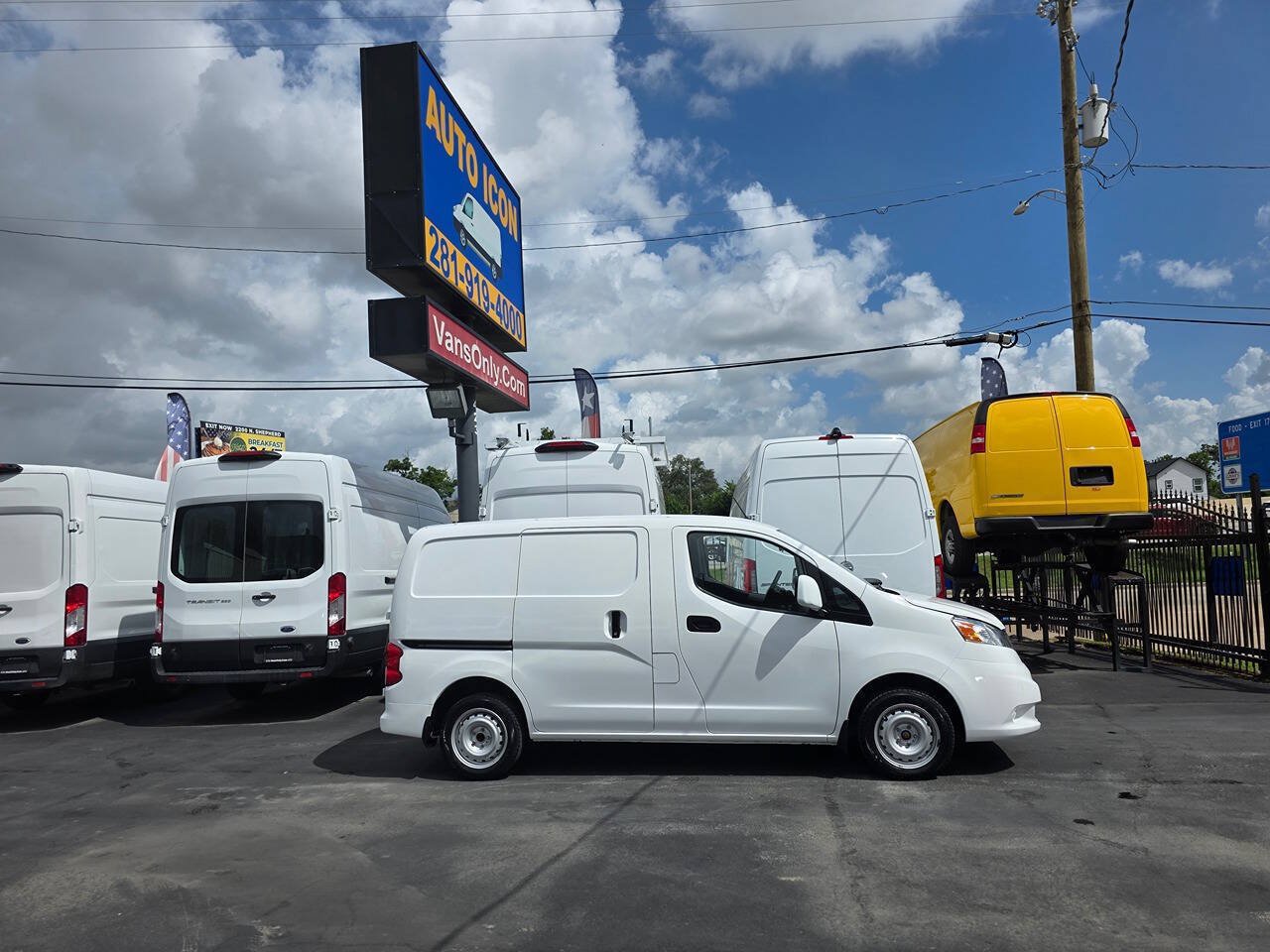 Used 2019 Nissan NV200 SV w/ Back Door Glass Package FWD image 3