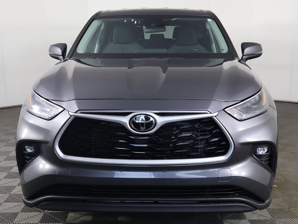 Used 2022 Toyota Highlander LE image 10