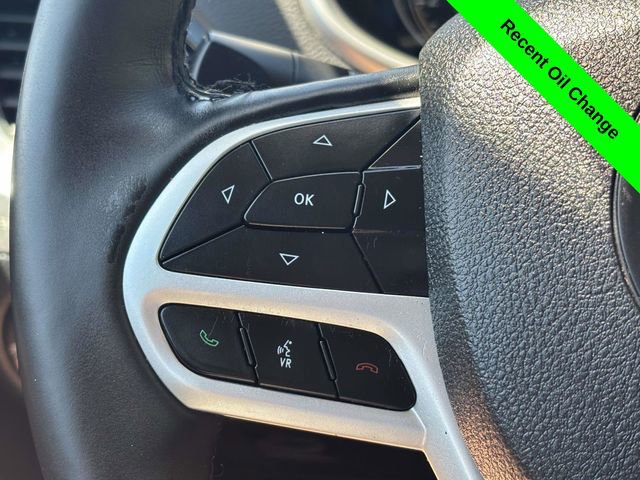 Used 2017 Jeep Cherokee Trailhawk w/ Cold Weather Group AWD/4WD image 12