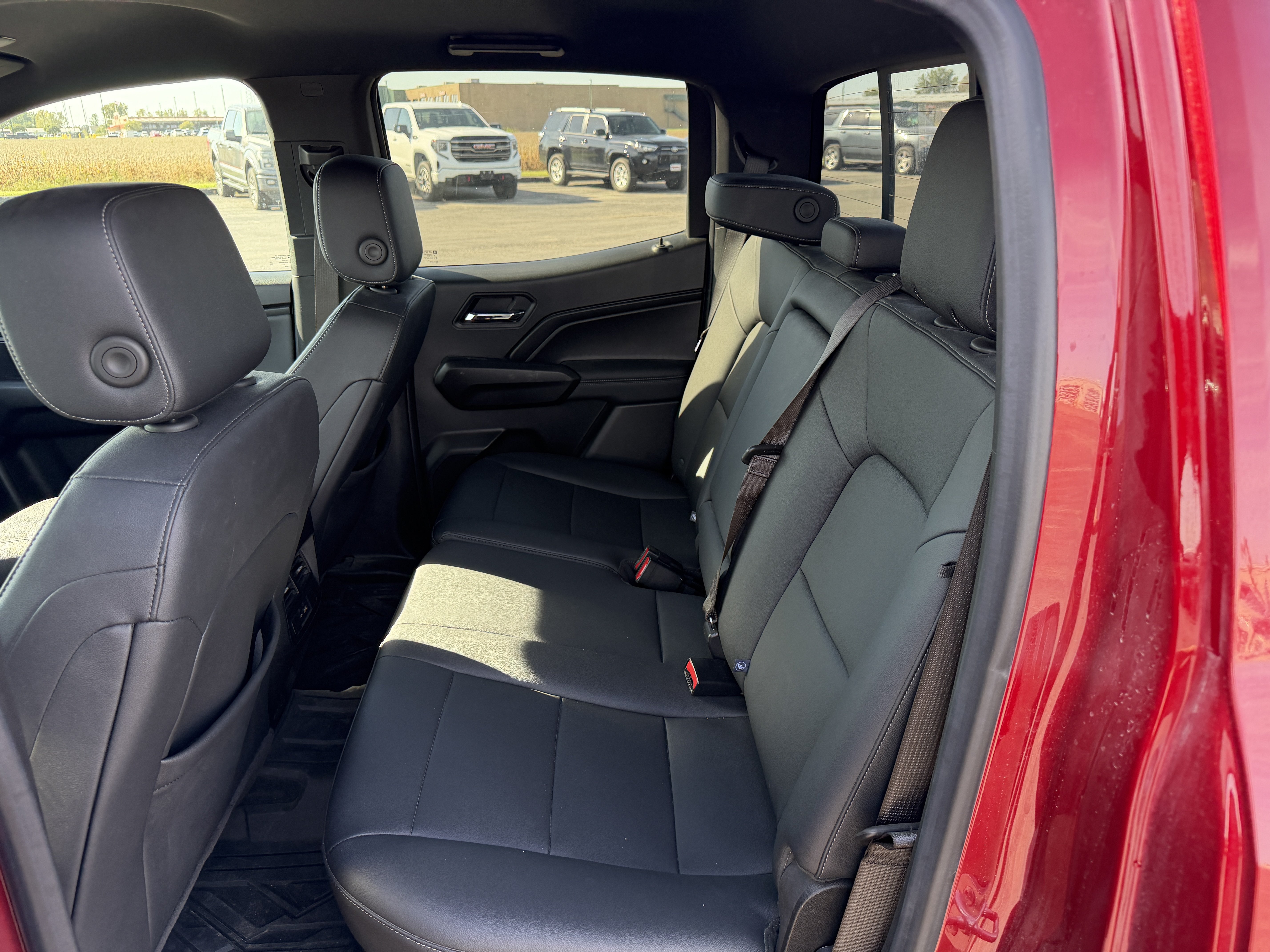 Used 2024 GMC Canyon Elevation w/ Elevation Premium Package AWD/4WD image 10