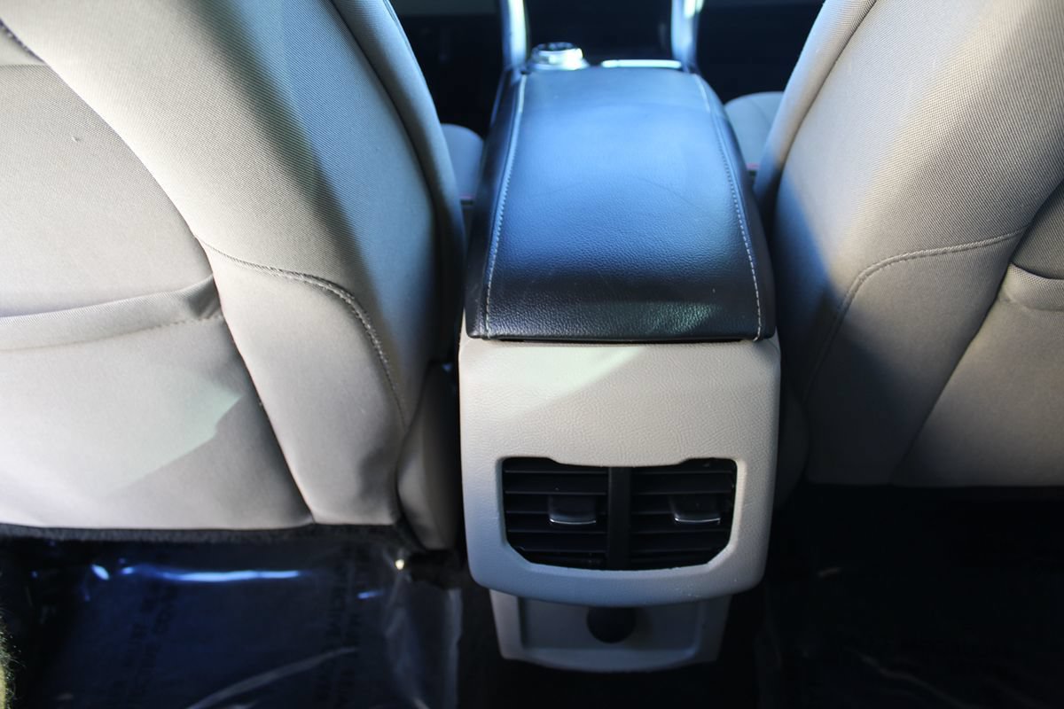 Used 2018 Ford Fusion SE FWD image 22