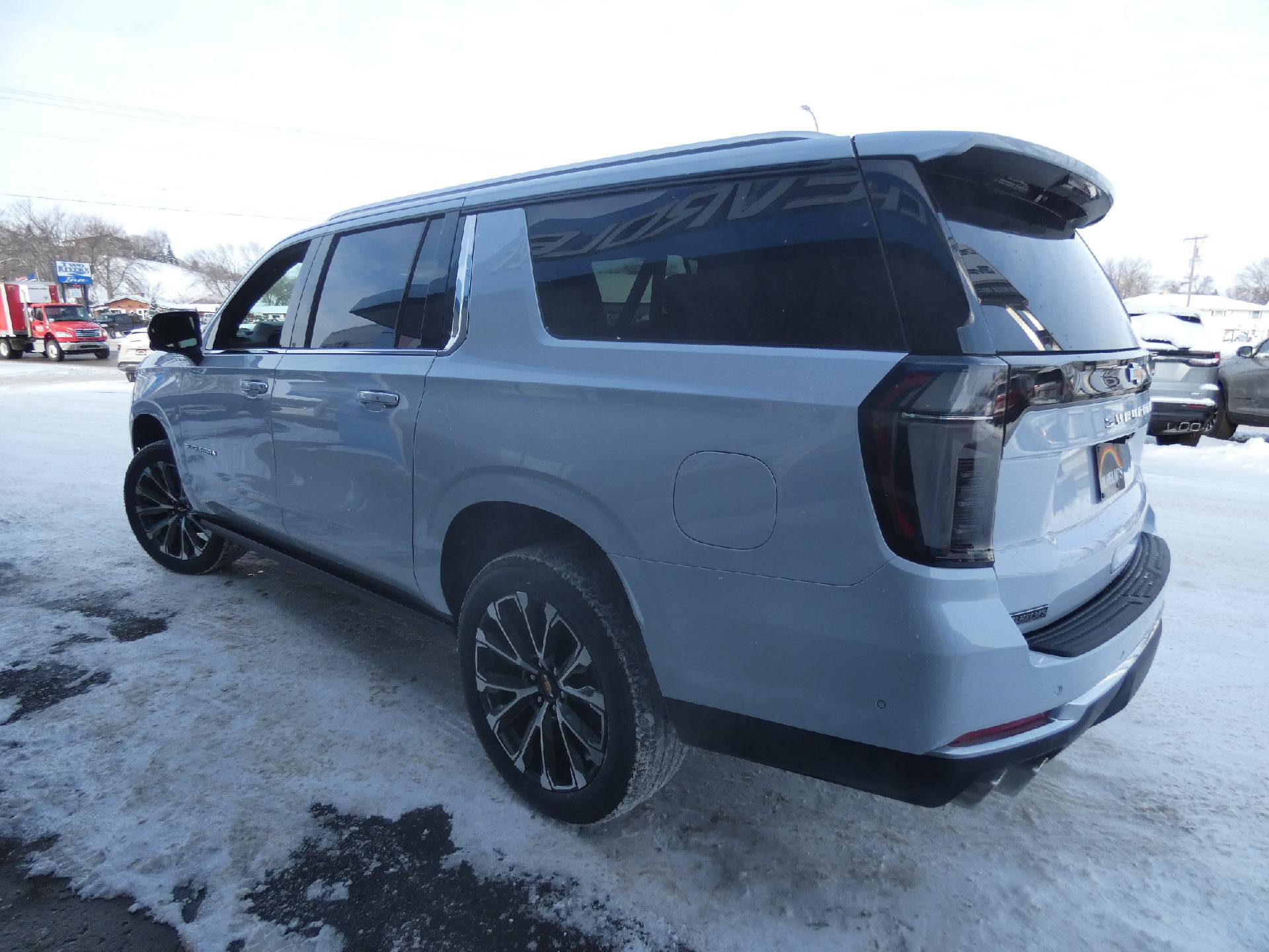 New 2026 Chevrolet Suburban High Country image 11