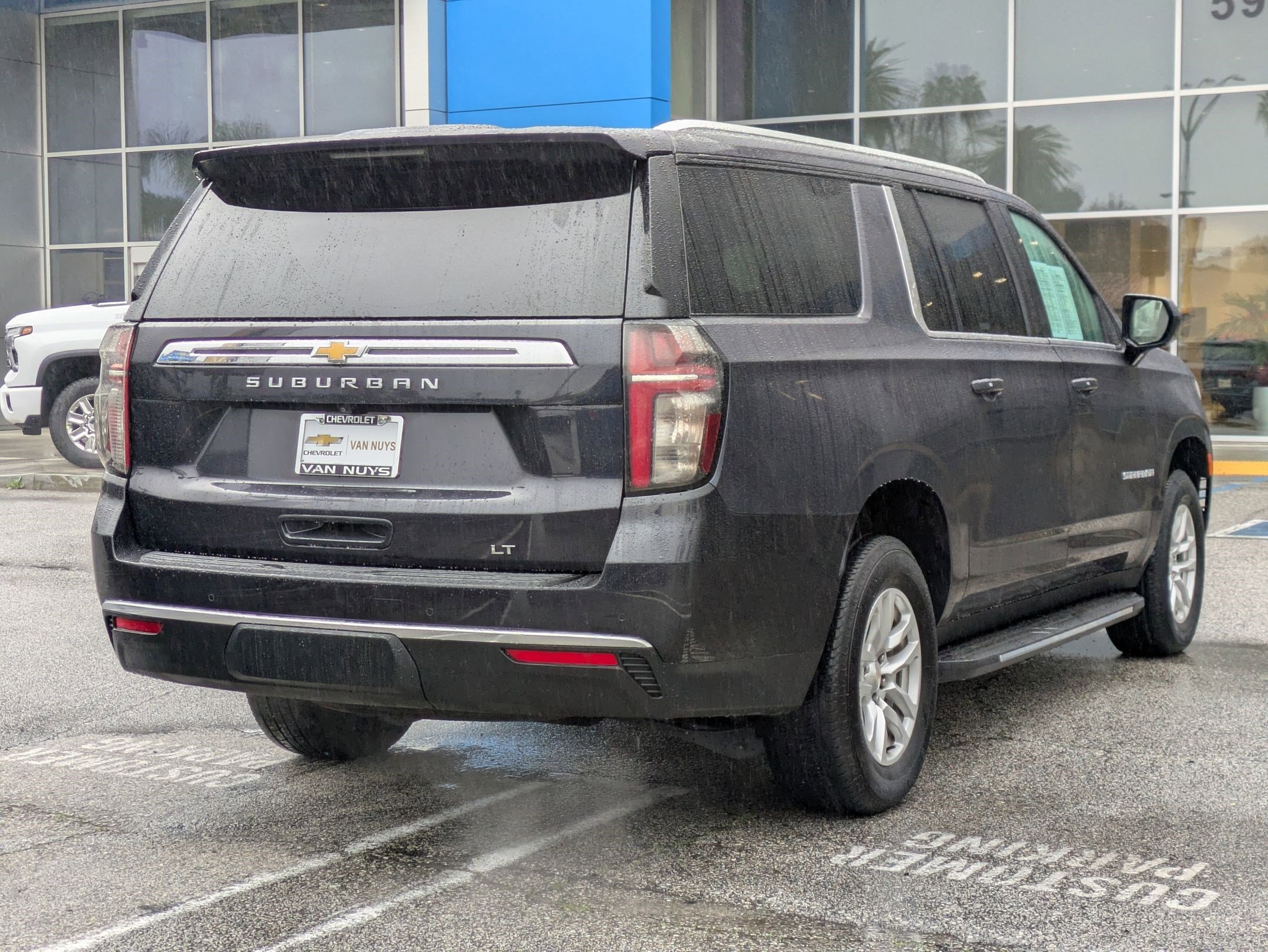 Certified 2023 Chevrolet Suburban LT image 5