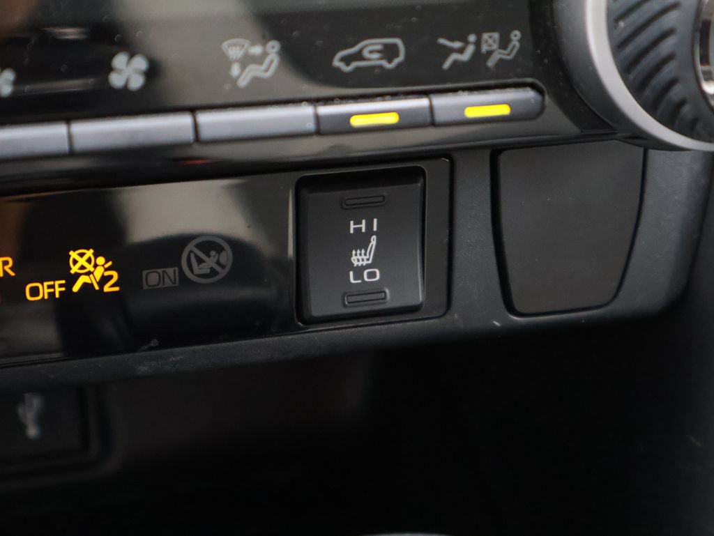 Used 2020 Toyota RAV4 XLE w/ XLE Grade Weather Package AWD/4WD image 22