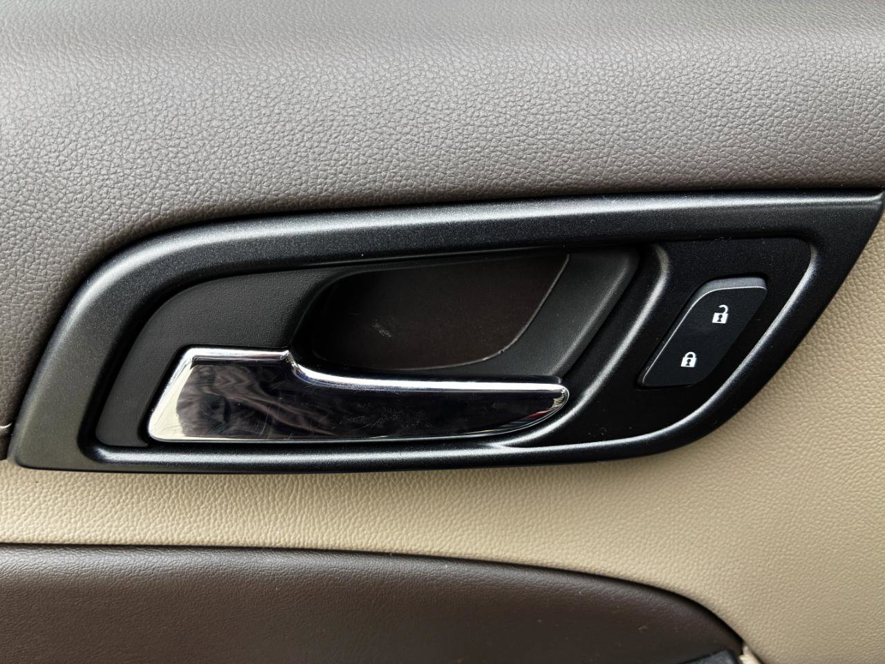 Used 2020 Chevrolet Suburban Premier RWD image 10