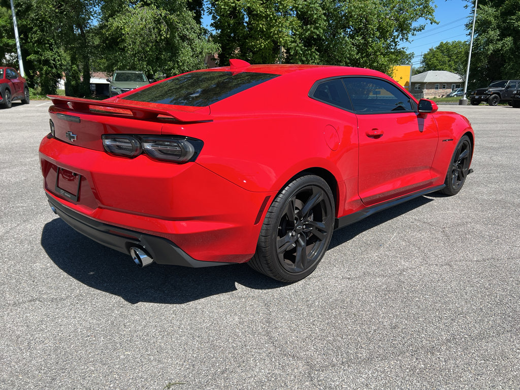 Used 2021 Chevrolet Camaro SS RWD image 4