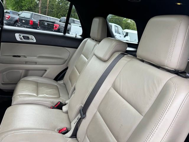 Used 2014 Ford Explorer XLT w/ Equipment Group 202A AWD/4WD image 37