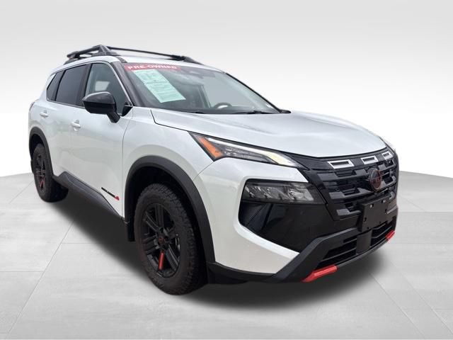 Used 2025 Nissan Rogue SV AWD/4WD image 5