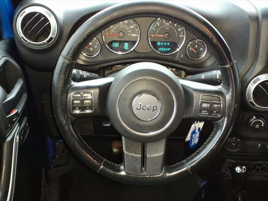 Used 2015 Jeep Wrangler Unlimited Sahara w/ Connectivity Group image 5