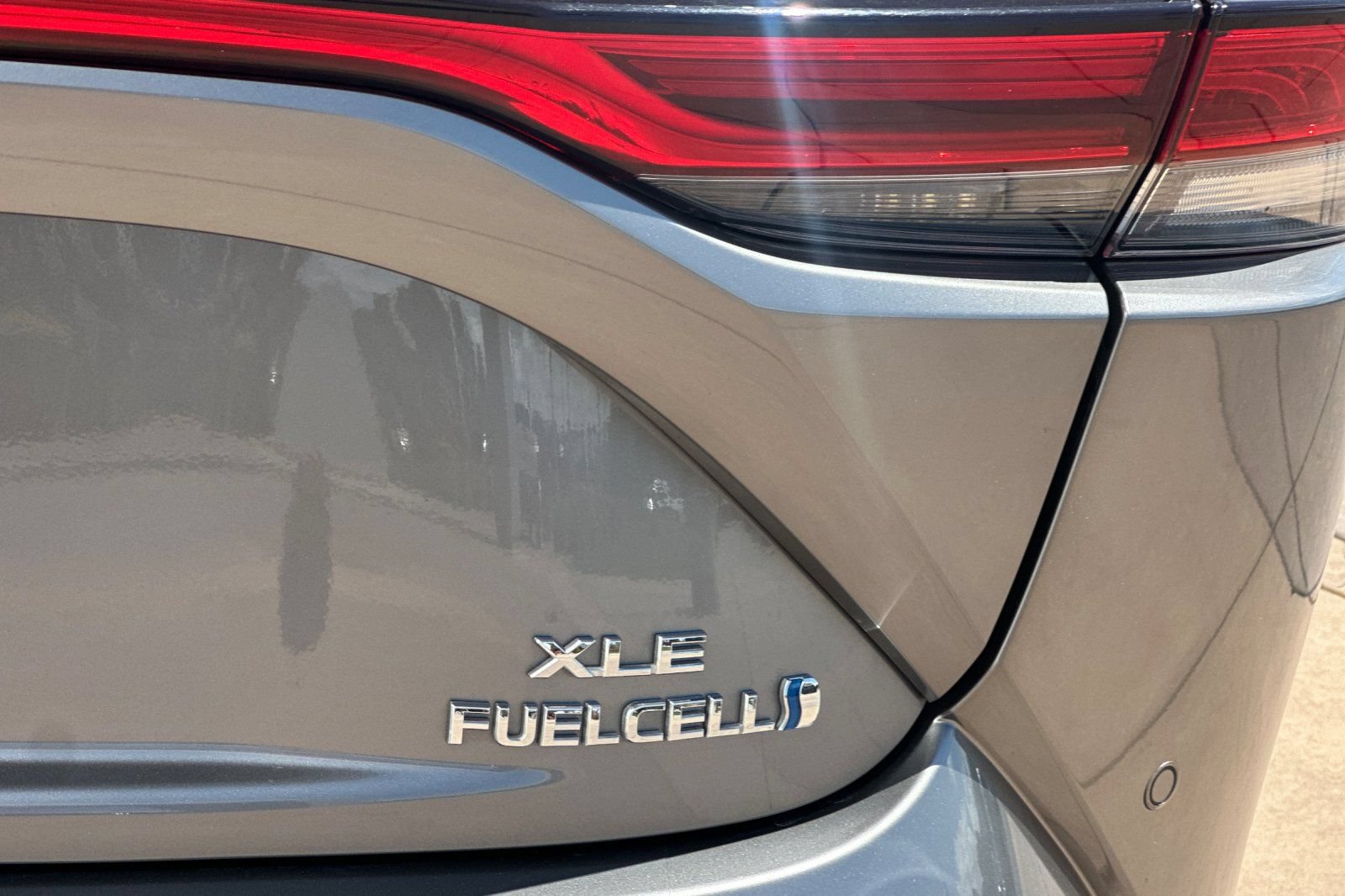 Certified 2023 Toyota Mirai w/ Advanced Technology Package RWD image 32