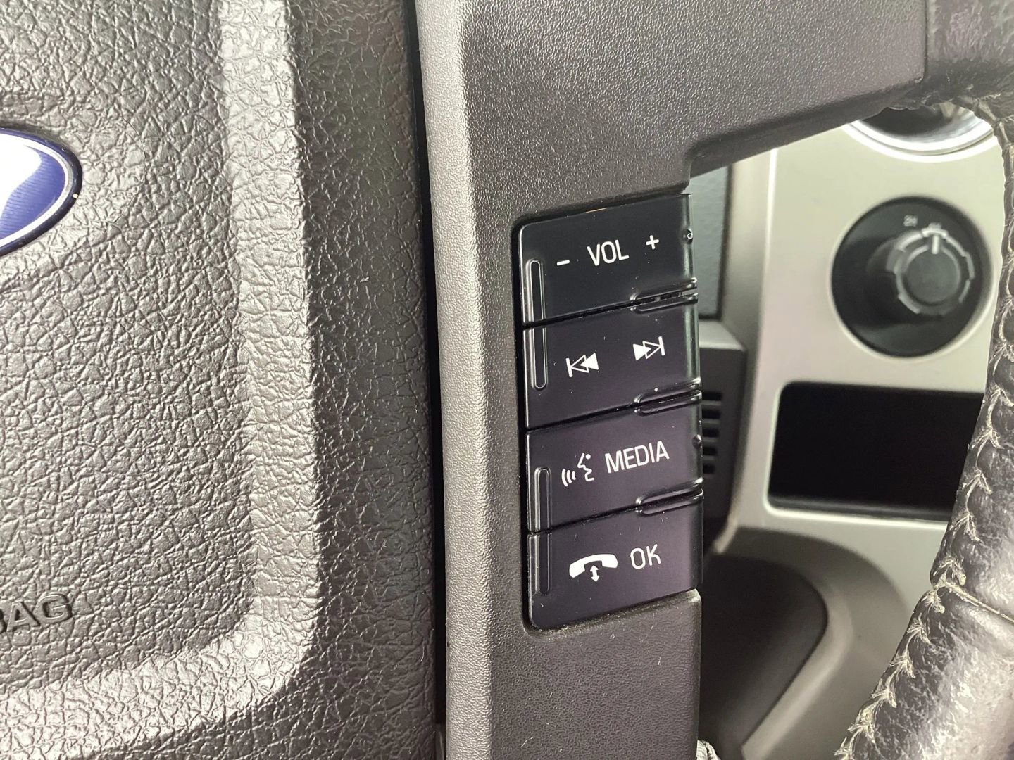 Used 2013 Ford F150 XLT w/ XLT Chrome Pkg AWD/4WD image 21