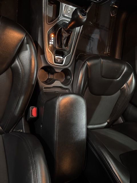 Used 2020 Jeep Cherokee Altitude image 22