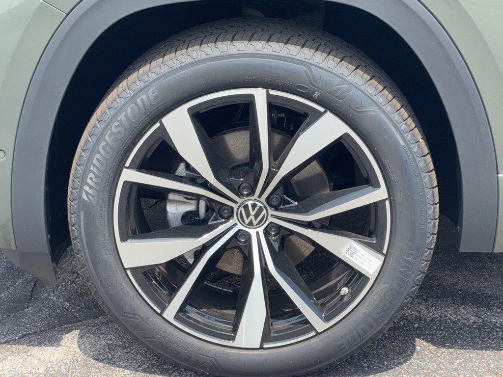 New 2026 Volkswagen Atlas Cross Sport SEL Premium R-Line AWD/4WD image 6