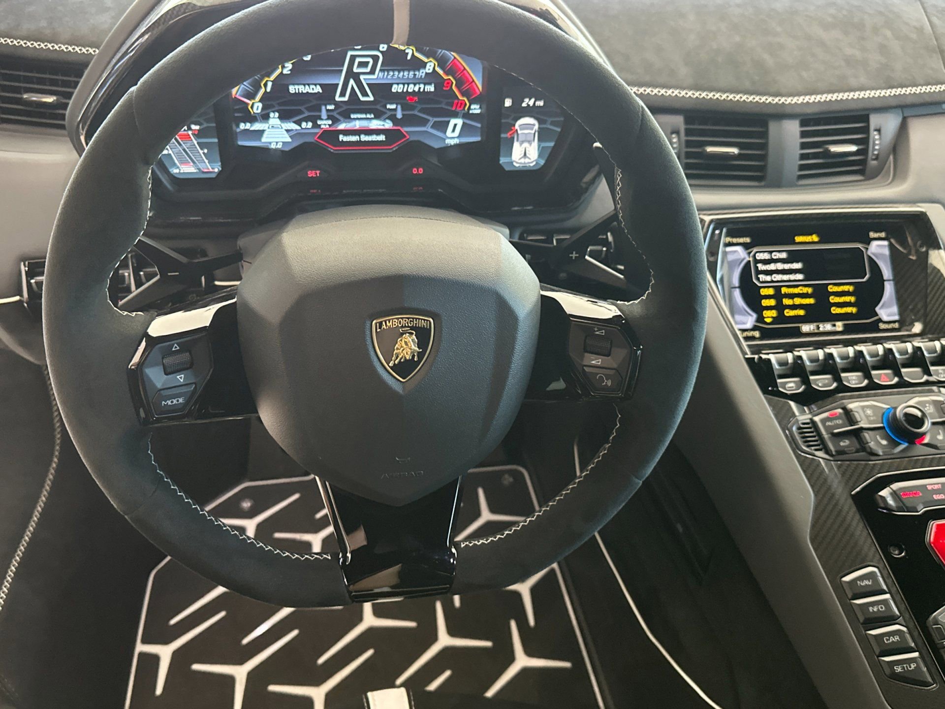 Used 2021 Lamborghini Aventador SVJ image 16