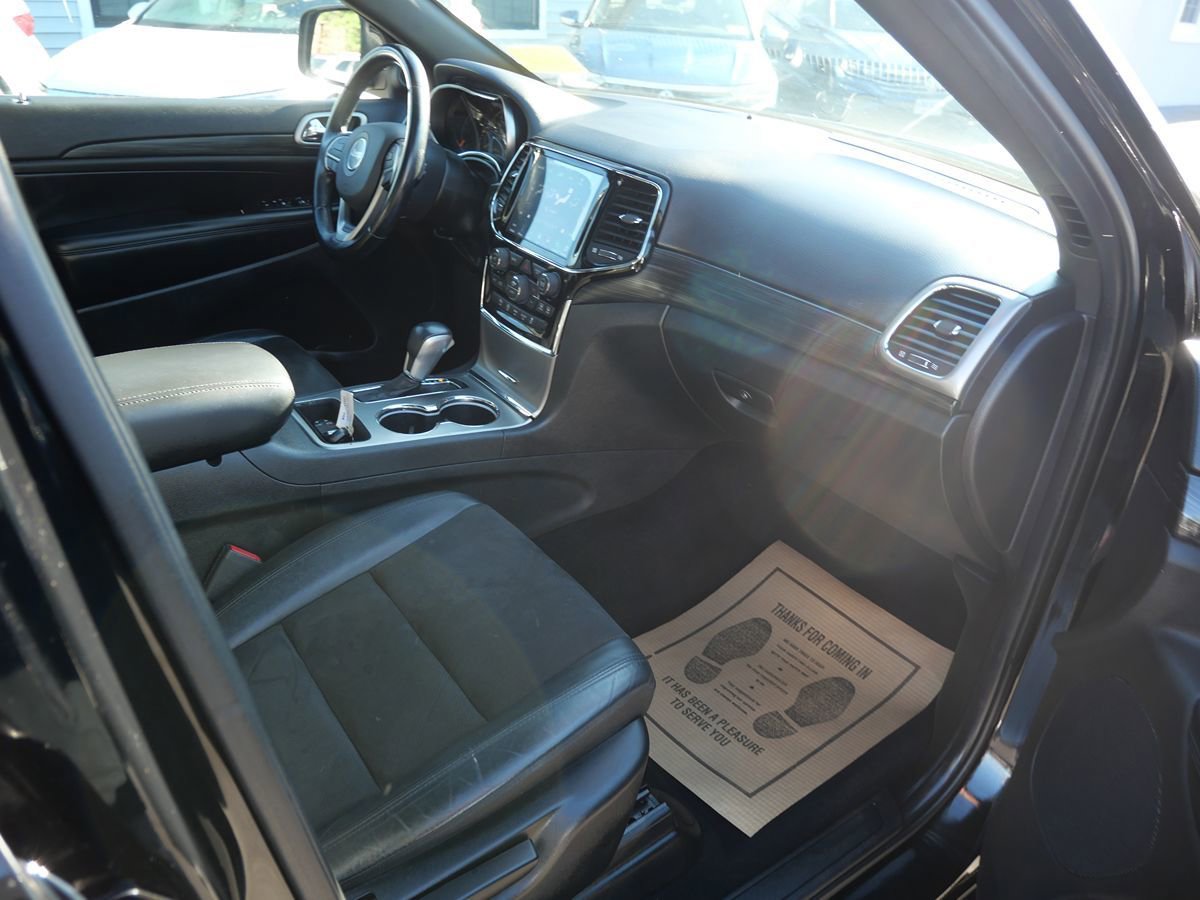 Used 2020 Jeep Grand Cherokee Altitude image 24