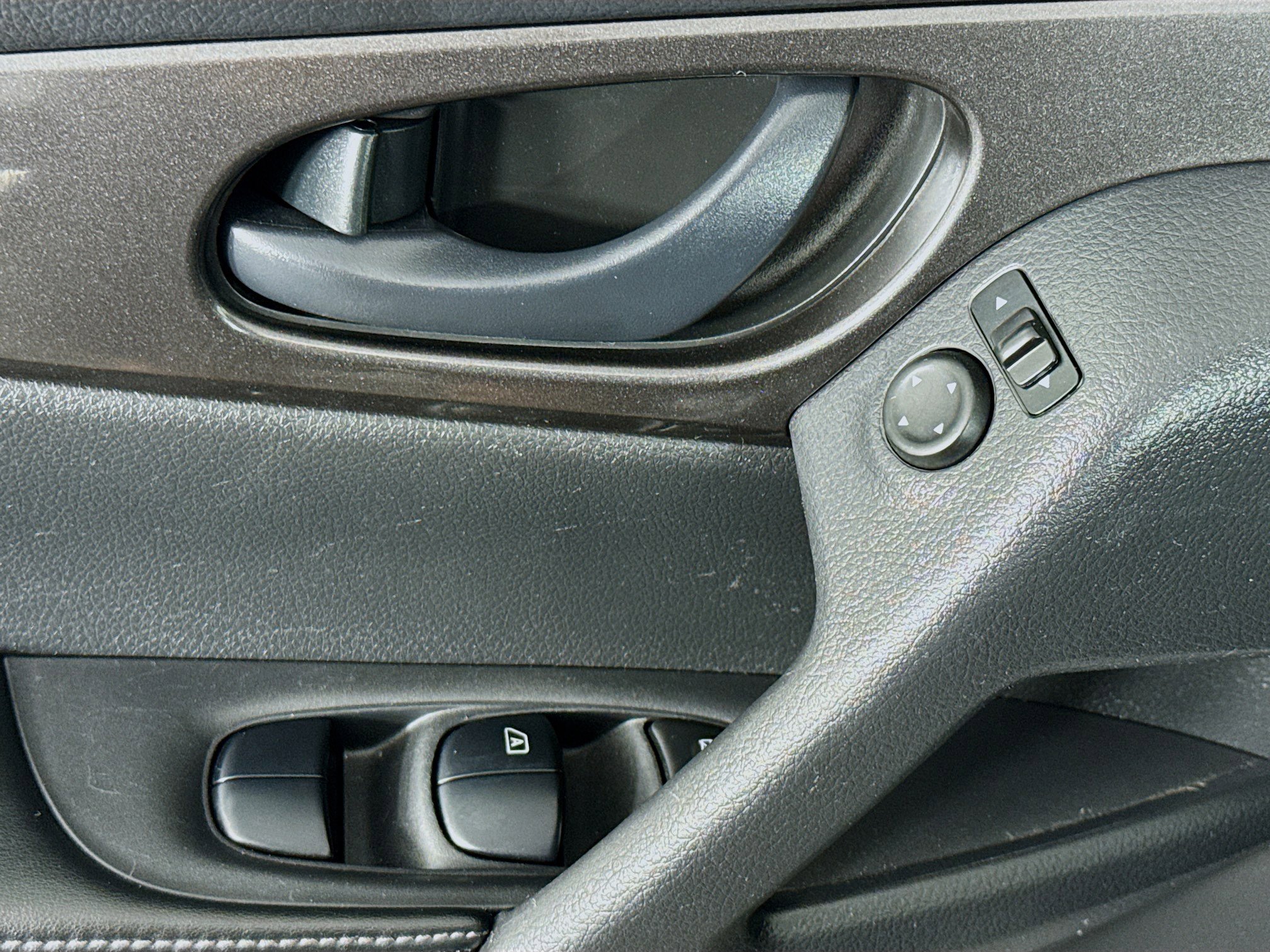 Used 2020 Nissan Rogue S AWD/4WD image 22