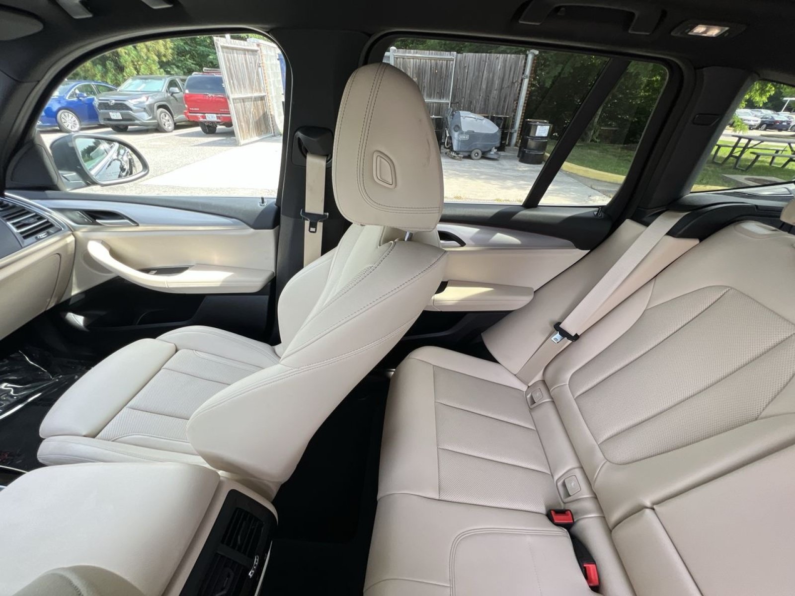 Used 2022 BMW X3 xDrive30i w/ Convenience Package AWD/4WD image 3