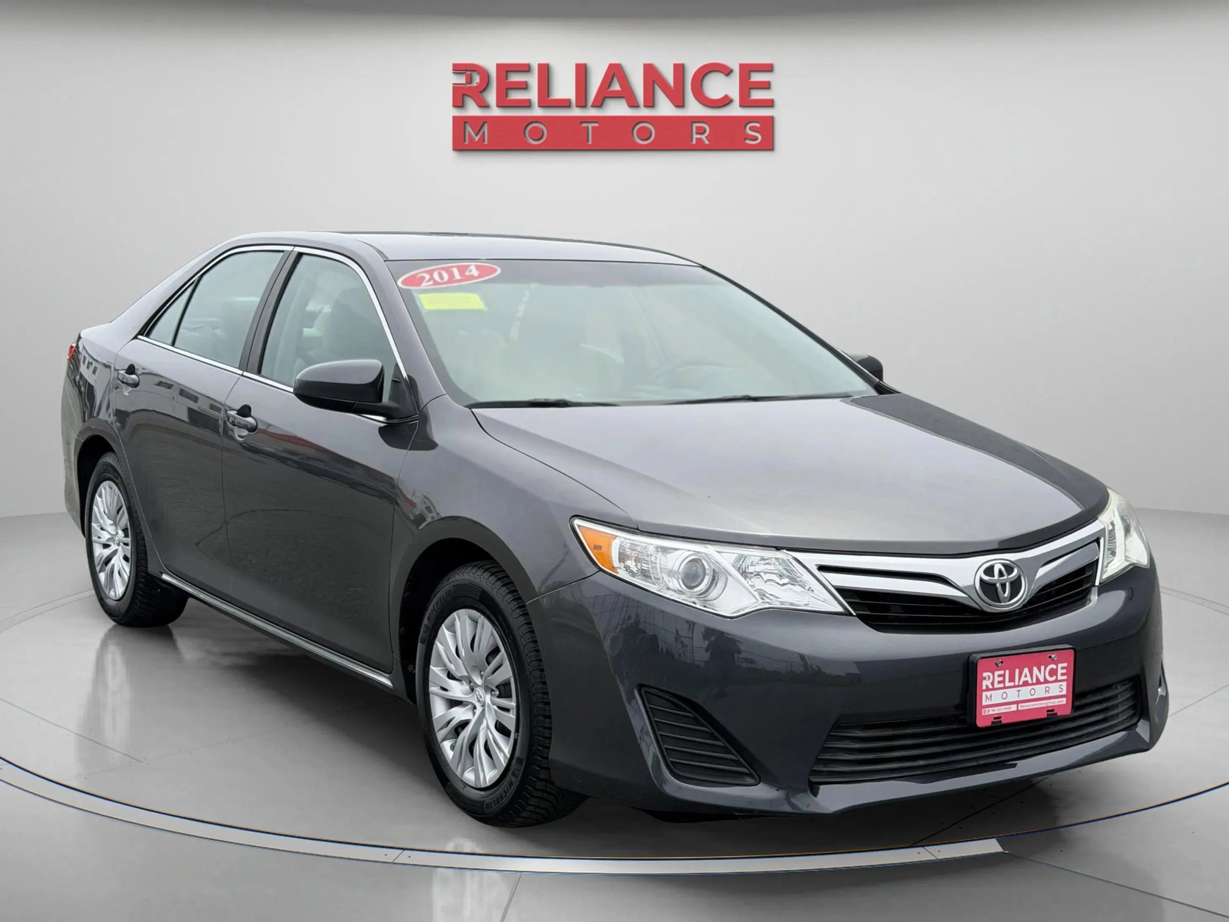Used 2013 Toyota Camry LE FWD image 8