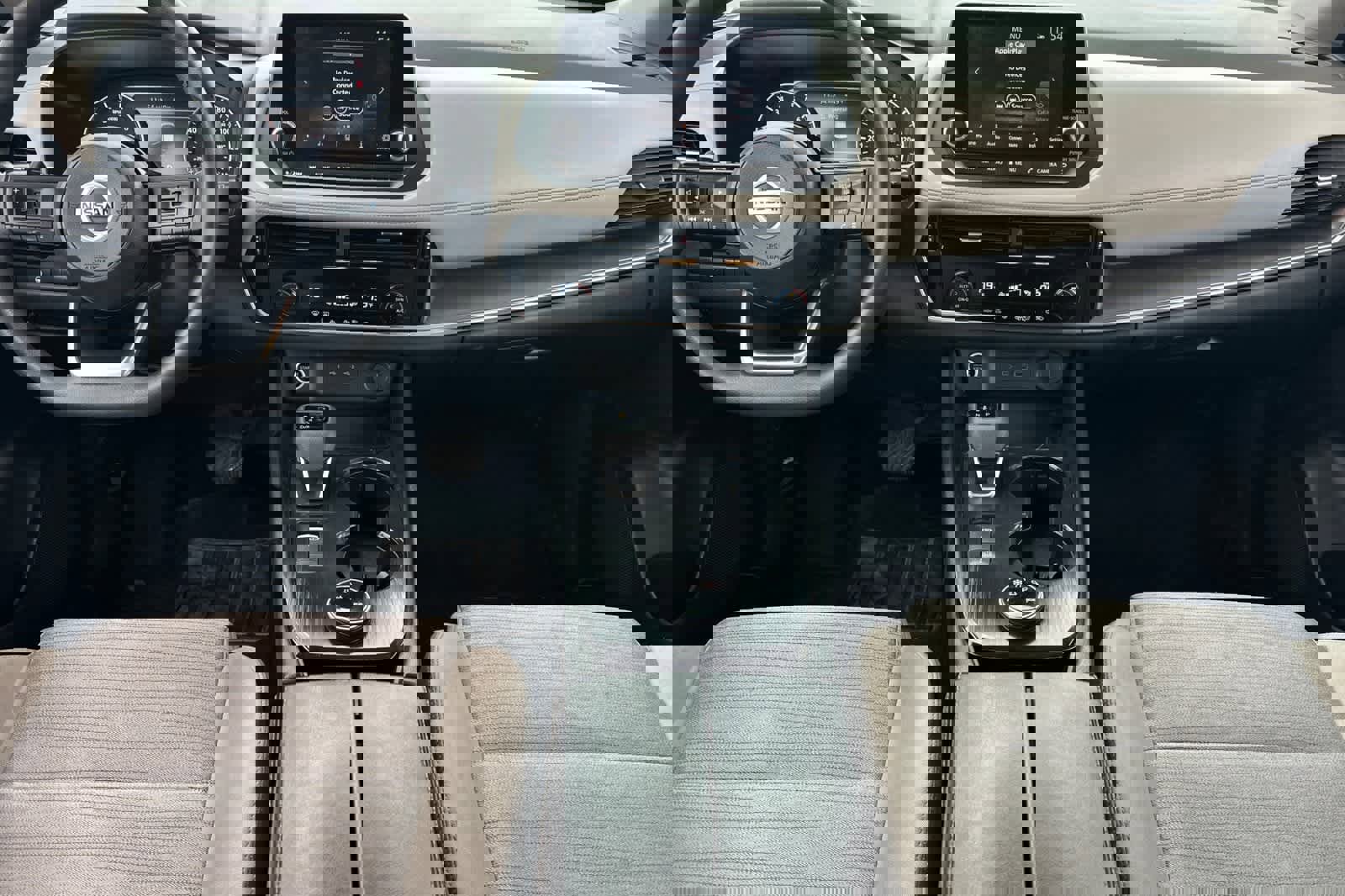 Used 2021 Nissan Rogue SV image 4