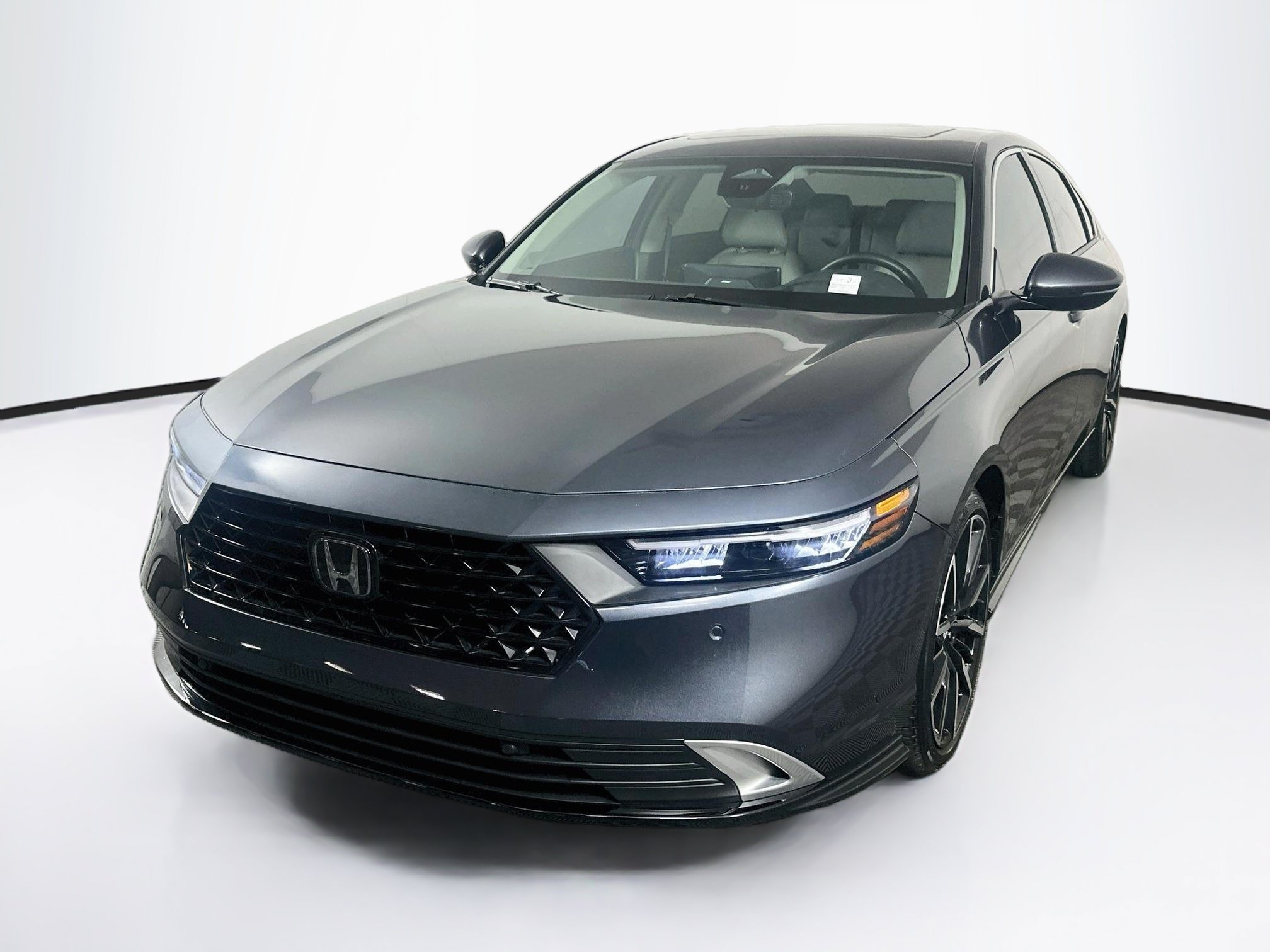 Used 2025 Honda Accord Touring image 3