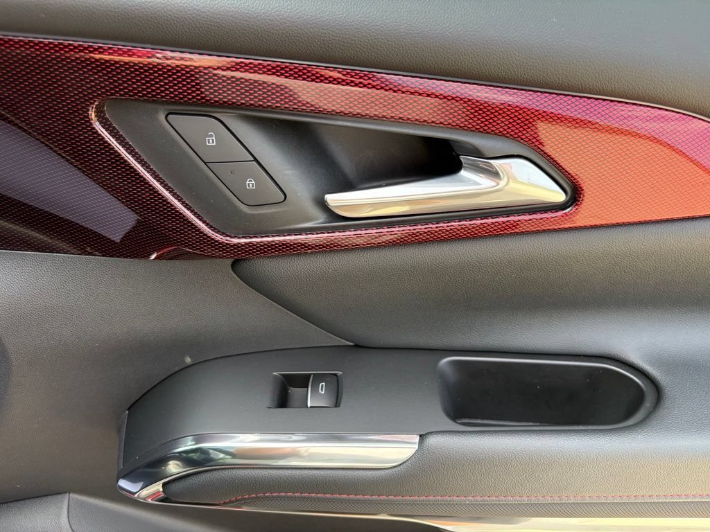 Used 2025 Chevrolet Traverse RS w/ LPO, Floor Liner Package FWD image 40