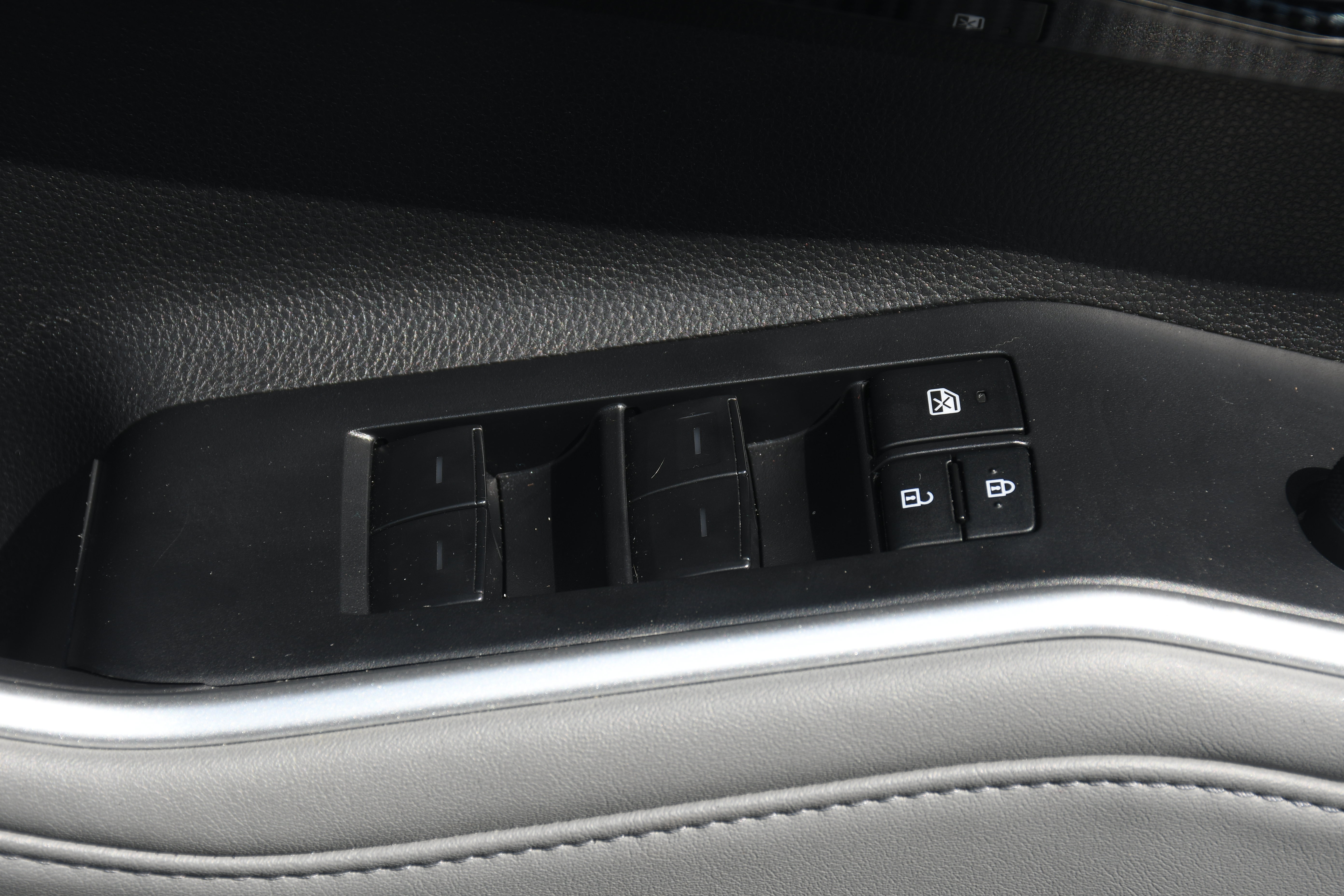 Used 2025 Toyota Highlander XLE AWD/4WD image 11