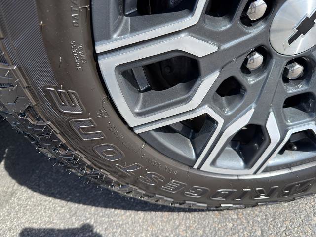 Used 2023 Chevrolet Colorado Z71 w/ Z71 Convenience Package 2 image 11