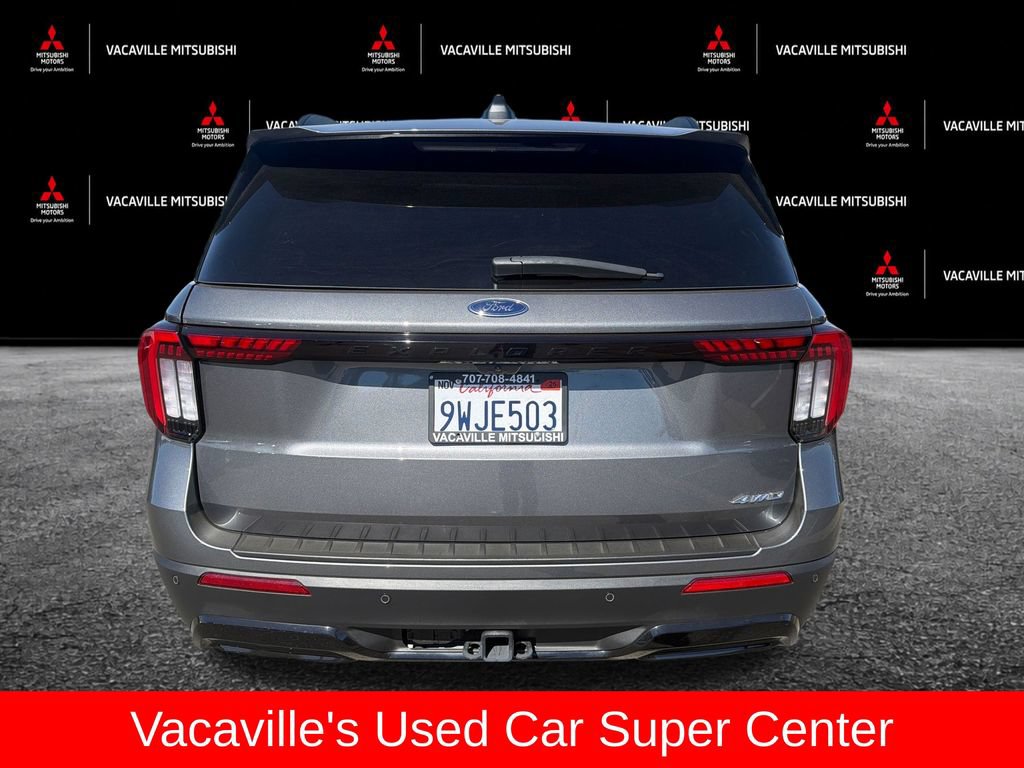 Used 2025 Ford Explorer ST-Line w/ ST-Line Street Pack AWD/4WD image 4