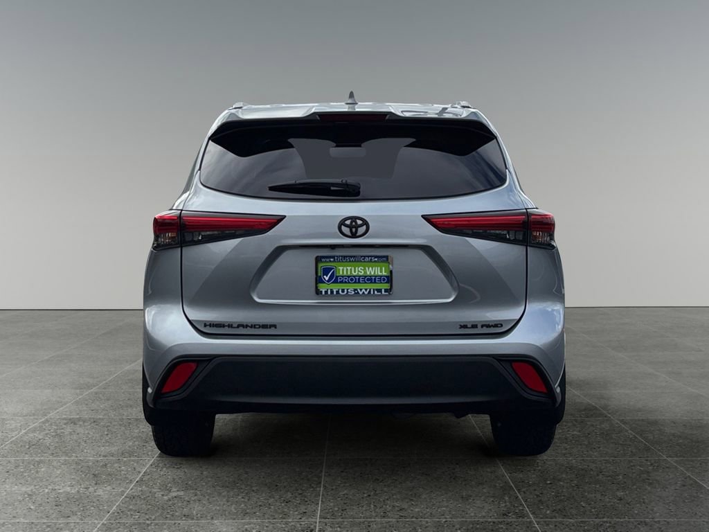 Used 2022 Toyota Highlander XLE AWD/4WD image 6