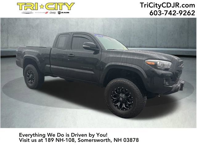 Used 2018 Toyota Tacoma TRD Sport w/ Technology Package image 7