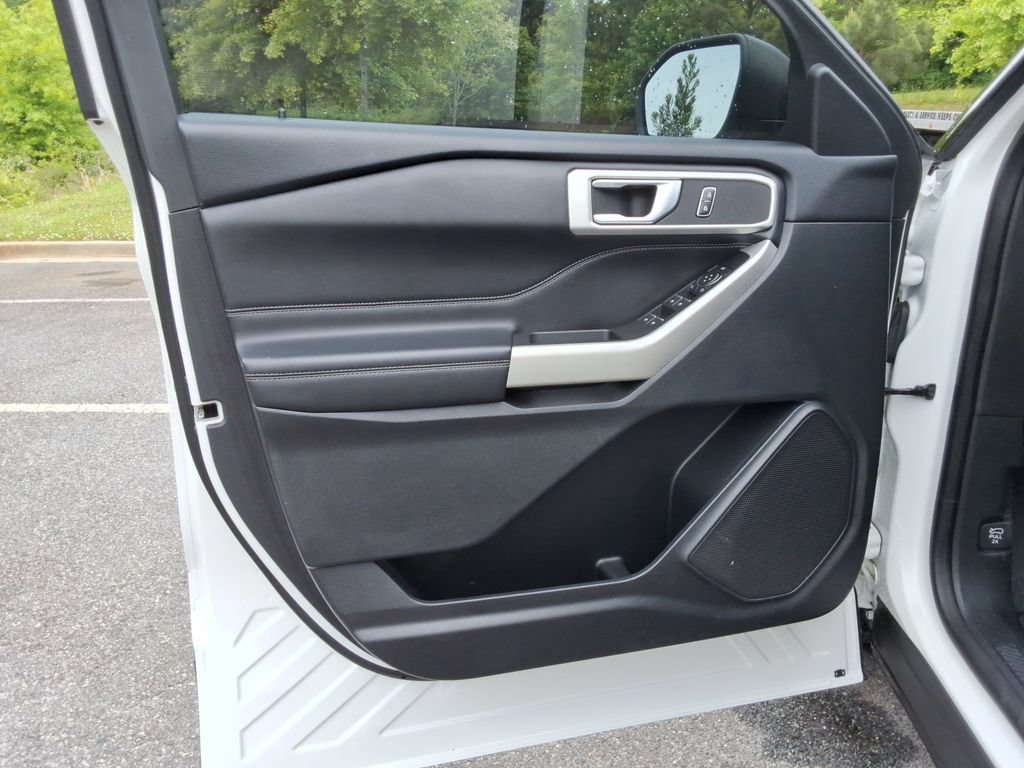 Used 2020 Ford Explorer XLT w/ Equipment Group 202A RWD image 21