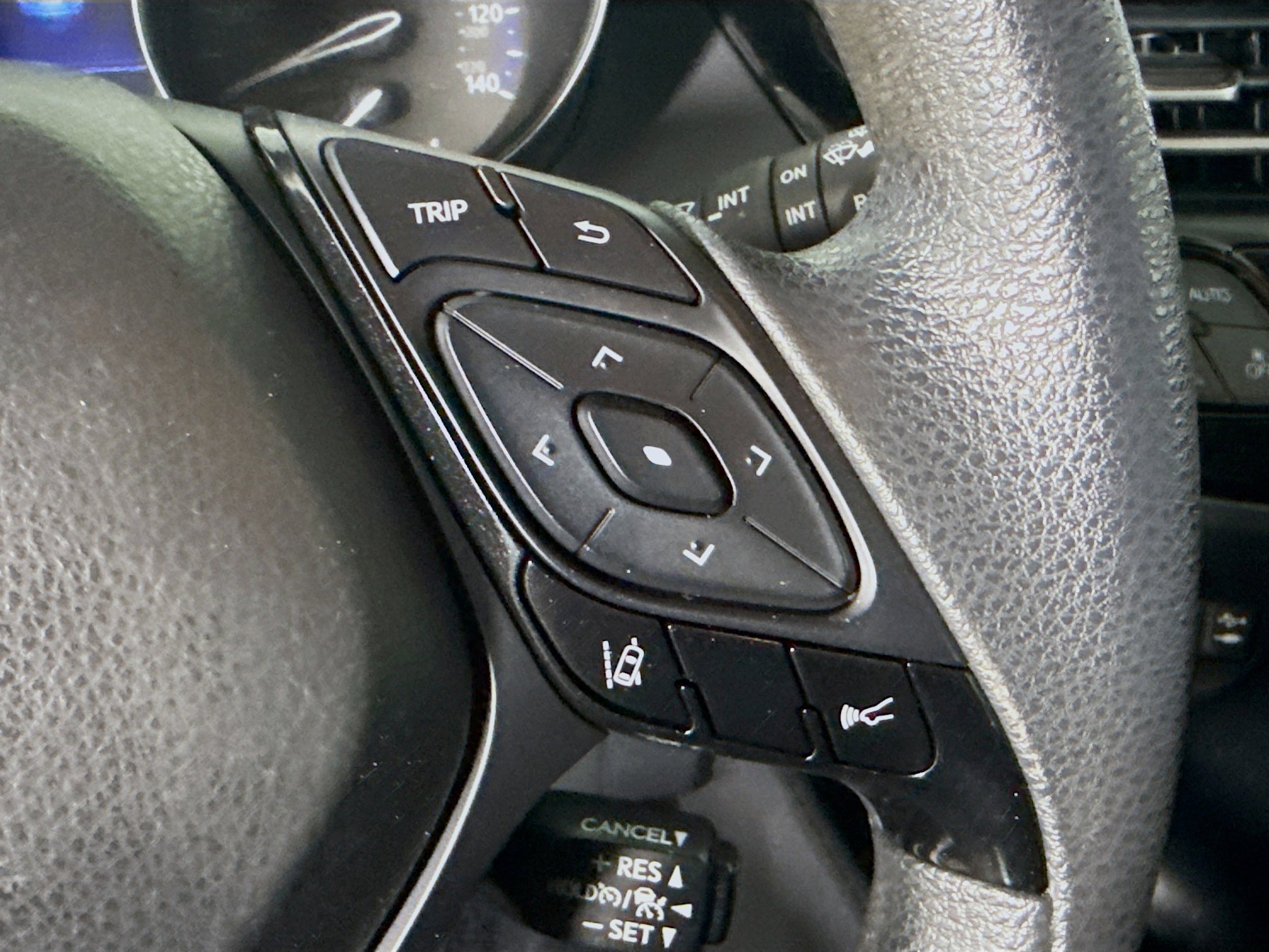 Used 2019 Toyota C-HR LE image 15