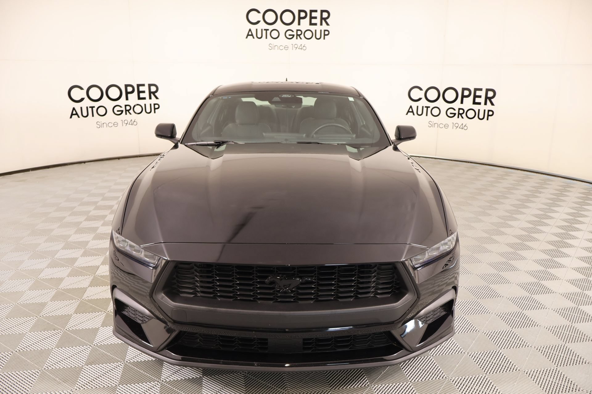 Used 2025 Ford Mustang Coupe RWD image 9