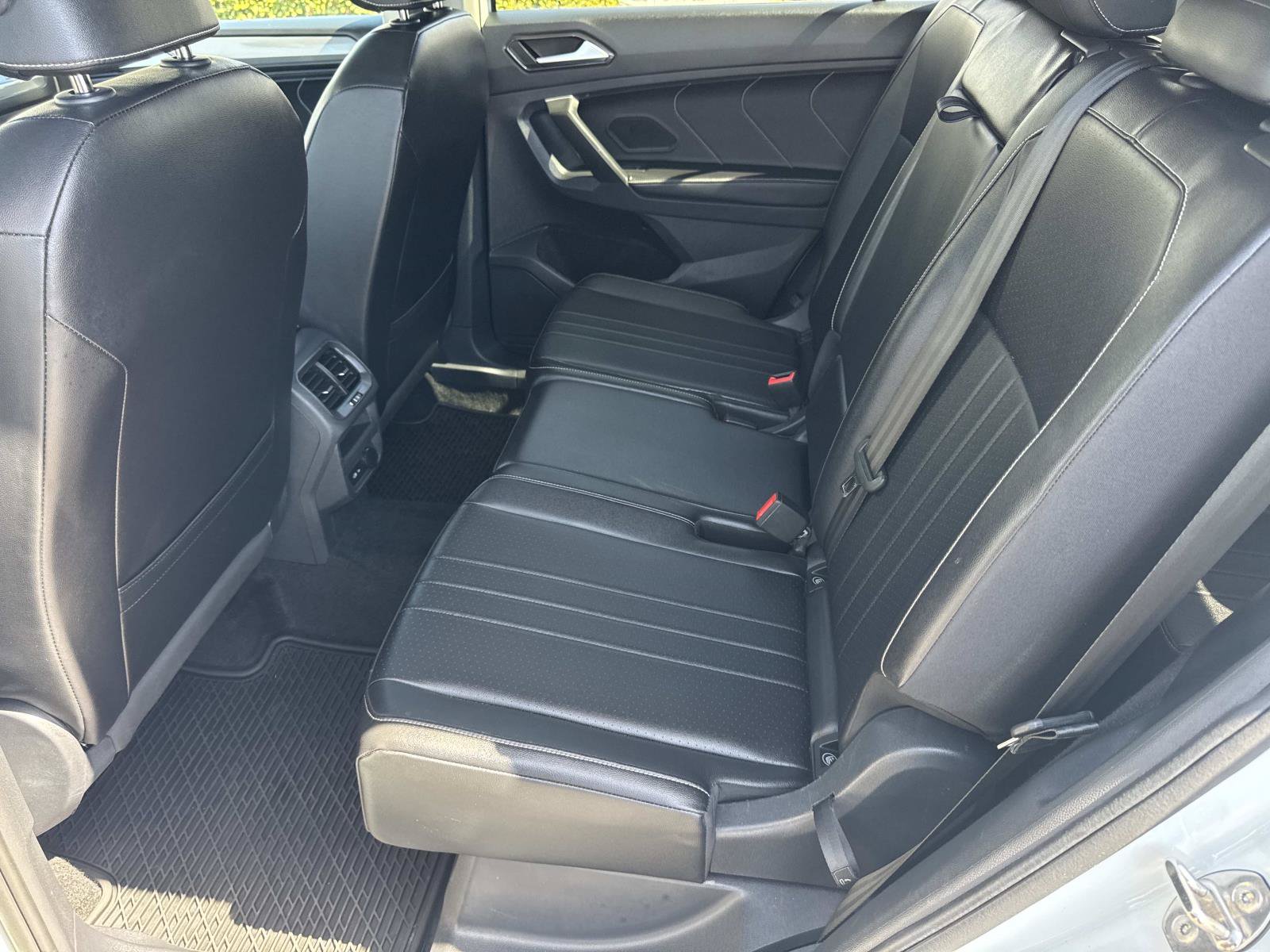 Certified 2024 Volkswagen Tiguan SE FWD image 26