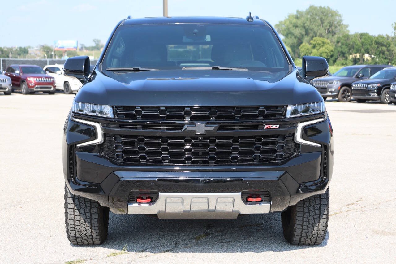 Used 2023 Chevrolet Suburban Z71 w/ Luxury Package AWD/4WD image 5