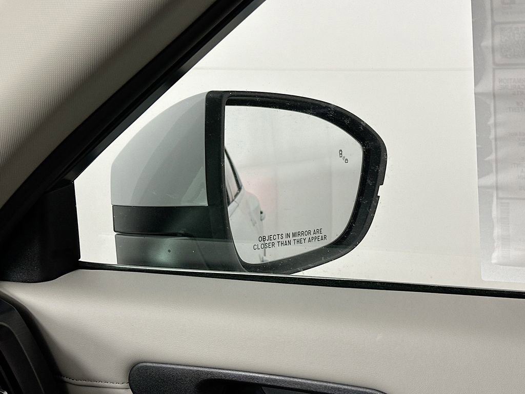 New 2025 Nissan Pathfinder SL w/ Black Appearance Package image 25