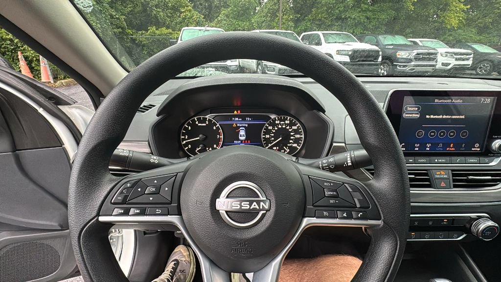 Used 2025 Nissan Altima 2.5 SV FWD image 16
