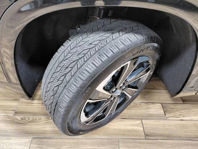 Used 2025 Buick Enclave Sport Touring image 25