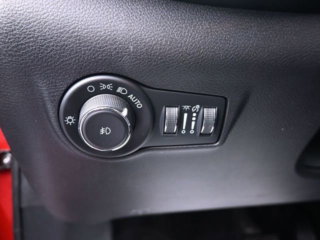 Used 2023 Jeep Compass Limited image 38