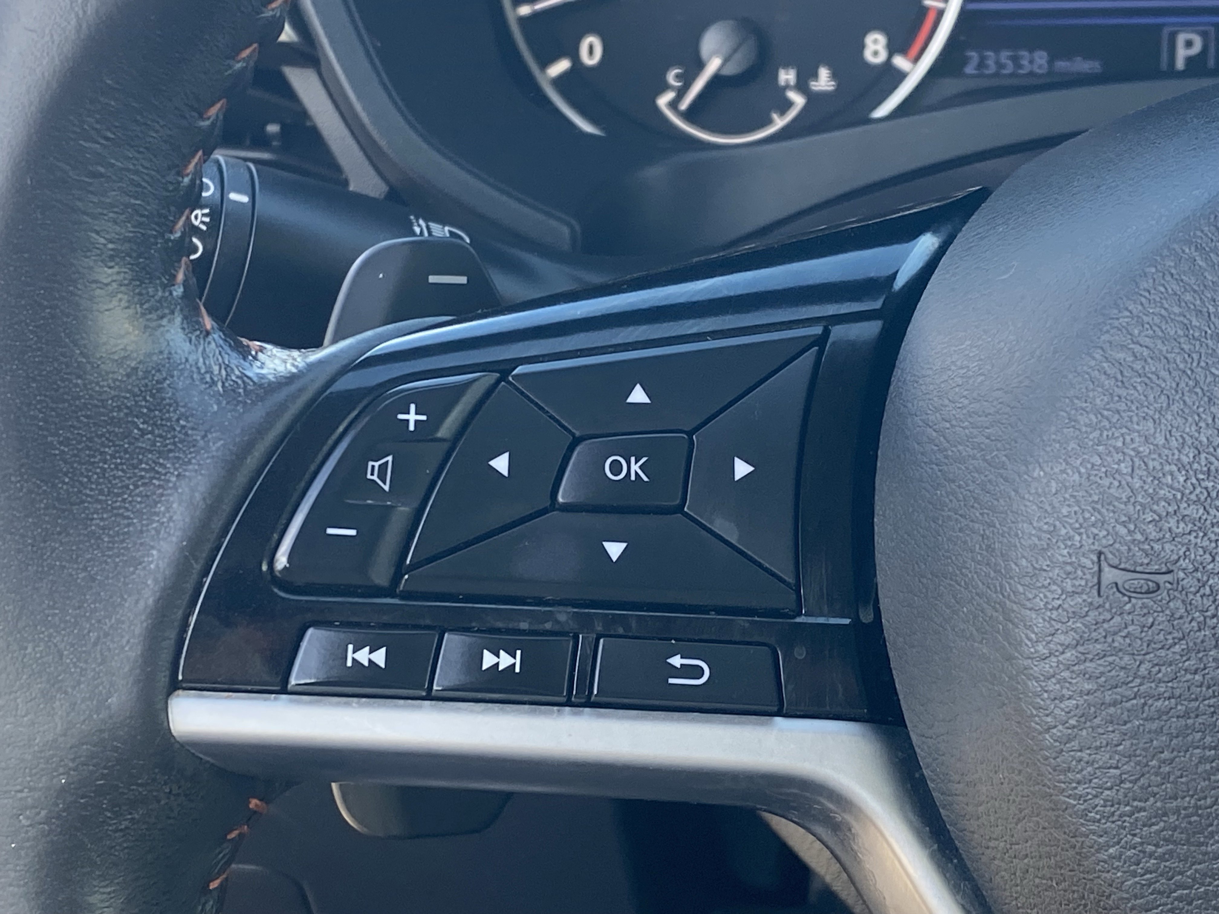 Used 2023 Nissan Altima 2.5 SR w/ SR Premium Package image 21