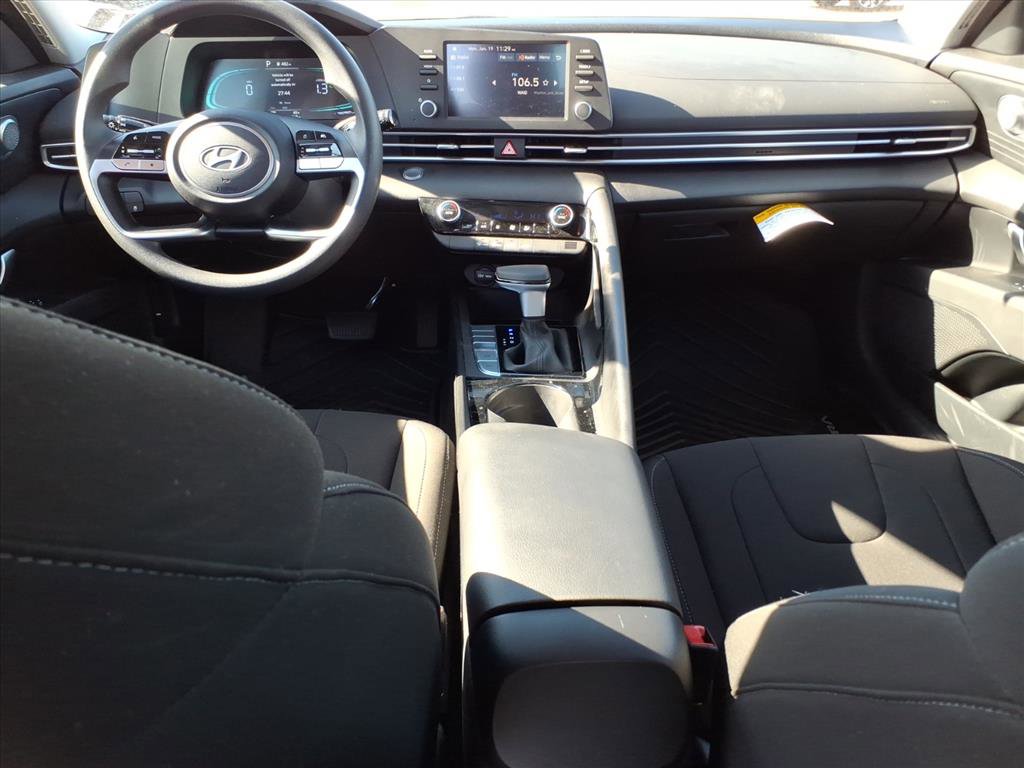 New 2025 Hyundai Elantra Blue image 13