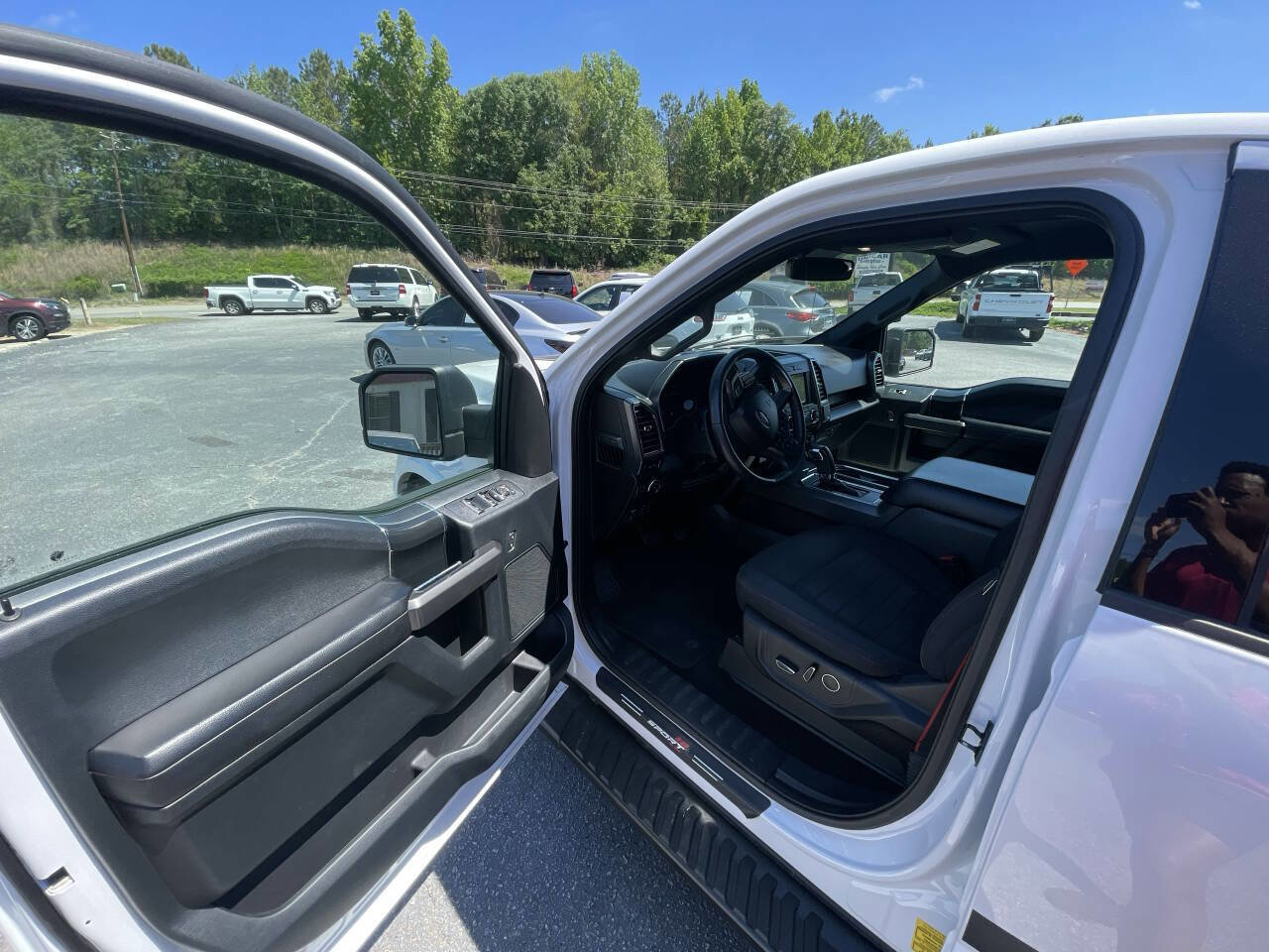 Used 2018 Ford F150 XLT w/ Equipment Group 302A Luxury AWD/4WD image 13