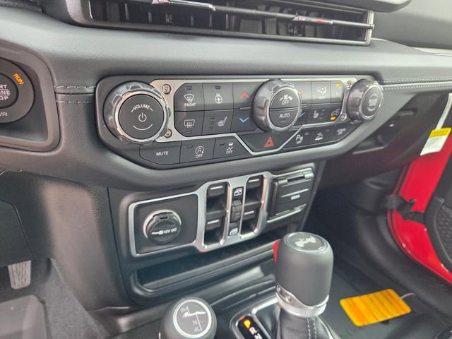 New 2026 Jeep Wrangler Unlimited Sahara AWD/4WD image 27
