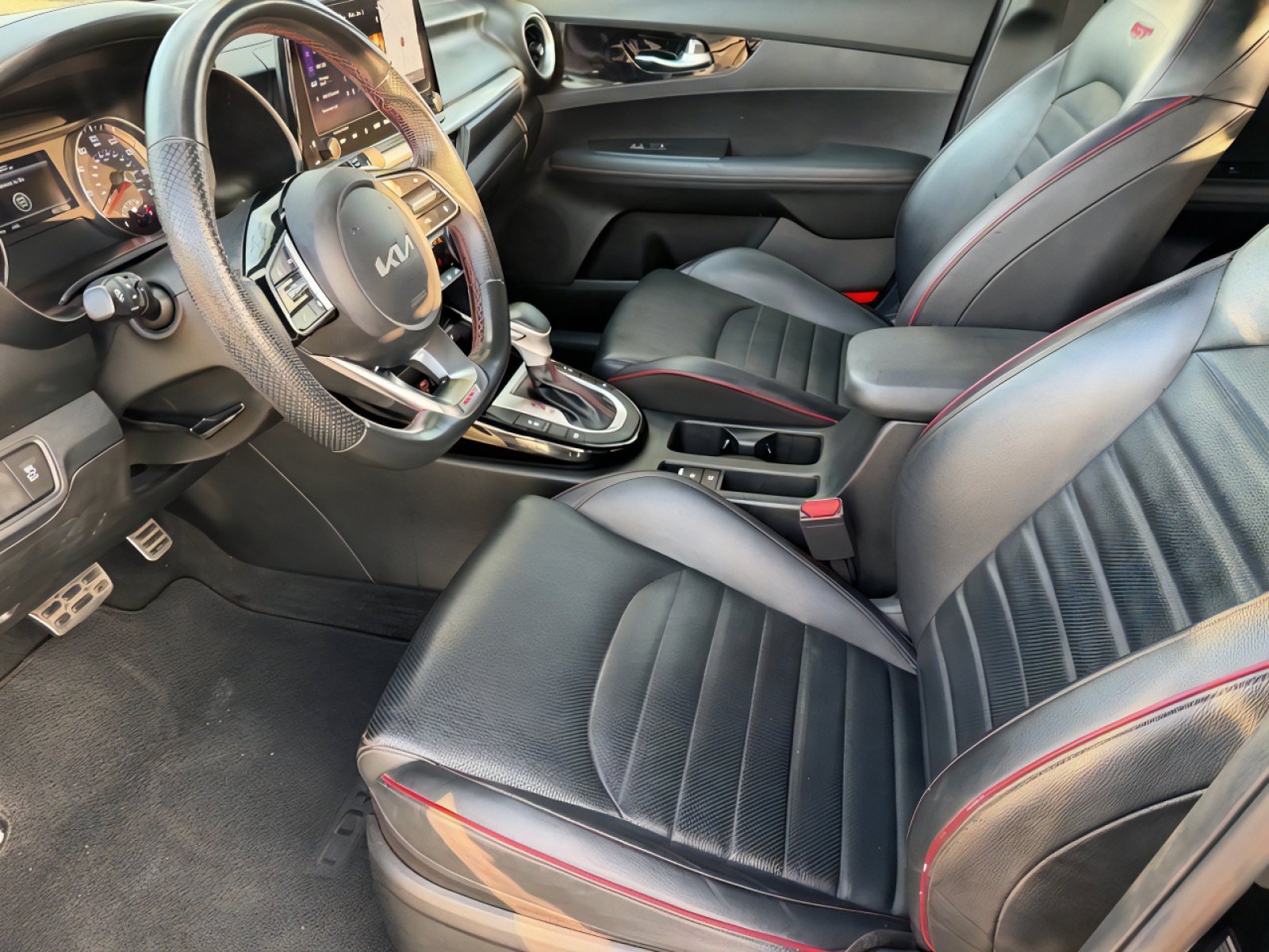 Used 2023 Kia Forte GT w/ GT2 Package image 21